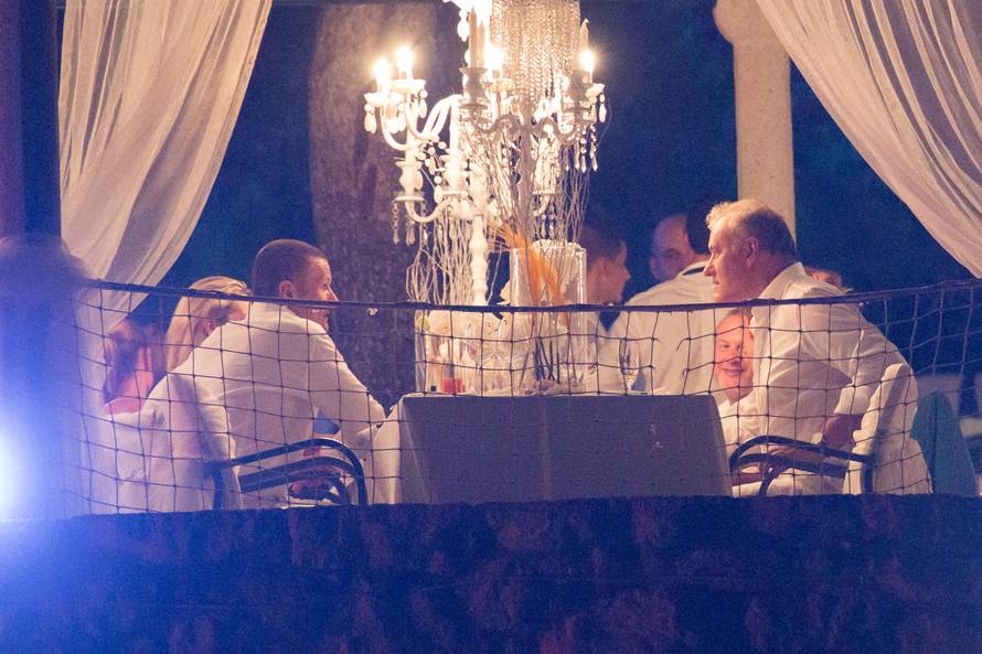 Kada je sin poželio Angelinu Jolie, tata Ivica mu je sredio