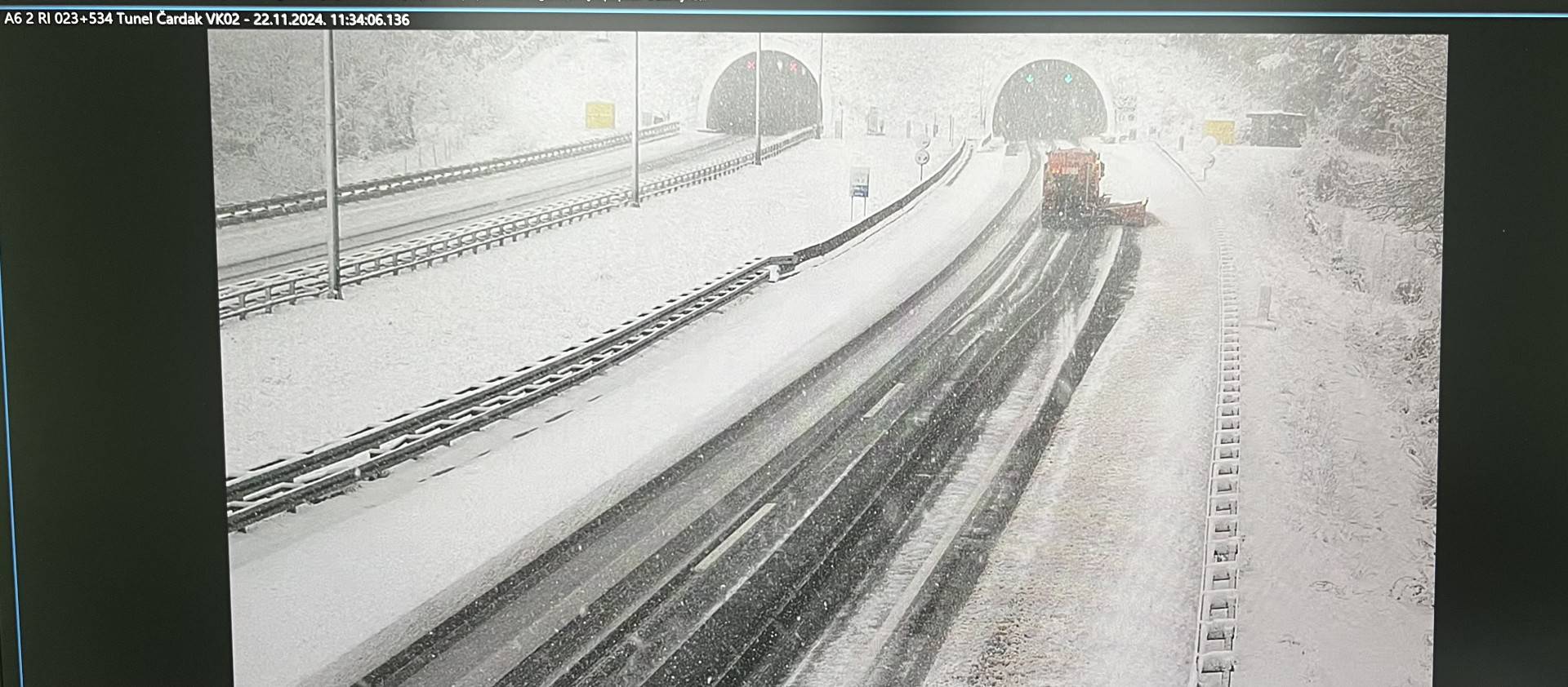 Na cestama kaos zbog mećave! HAC: Pogledajte koliko snijega je napadalo u samo 10 minuta