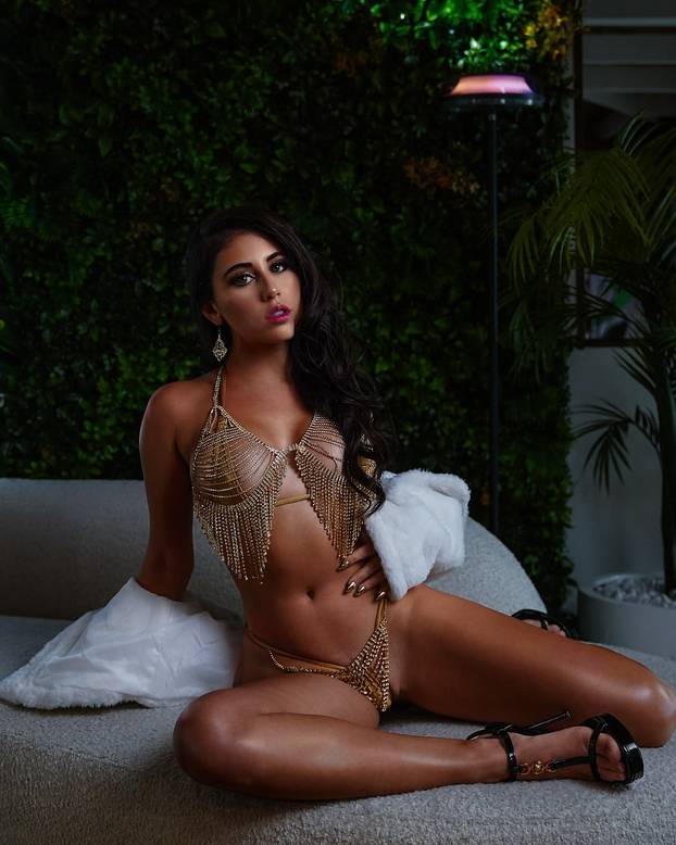 FOTO Ima tijelo iz snova, ali svi su najviše očarani njenim očima