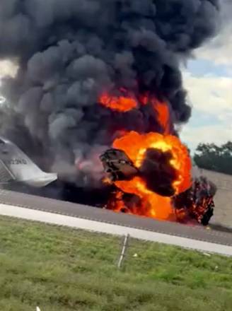 Mali avion pao na autocestu u Floridi, poginulo dvoje ljudi