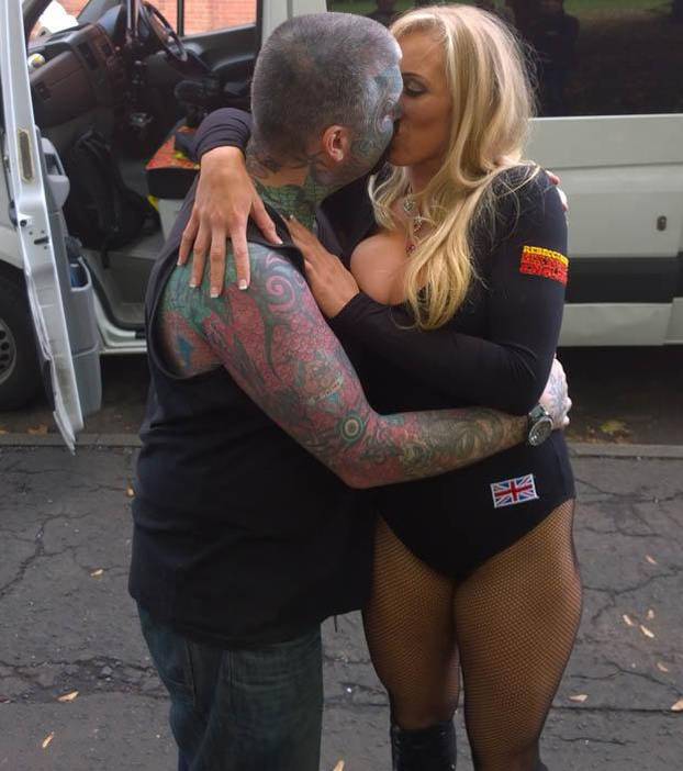 FOTO Više mu ne stane nijedna tetovaža! Uklonio je i bradavice. Evo kako je prije izgledao: Wow