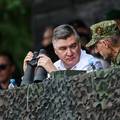 KROZ DALEKOZOR Milanovi&cacute; i Anu&scaron;i&cacute; na vojnoj vje&zcaron;bi u Slunju