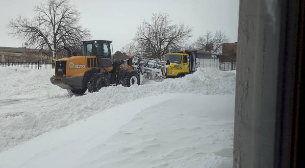 Ploughs get stuck during snow in Buffalo