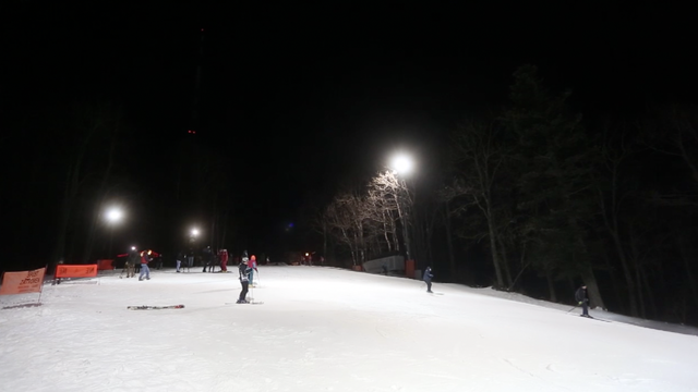 Sezona je počela: Skijaši se u punoj spremi zaputili na Sljeme