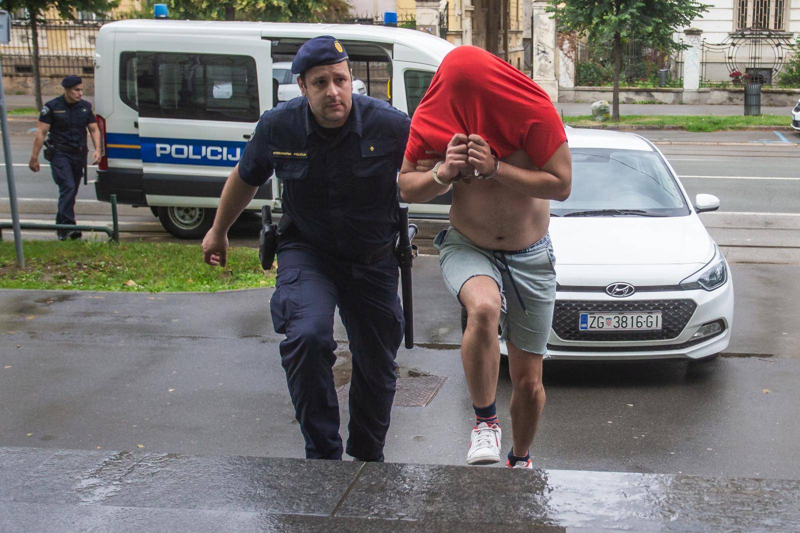 Privođenje dilera droge uhićenih u policijskoj akciji u Osijeku