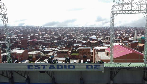 The Villa Ingenio stadium, at 4,150 meters above sea level, seeks approval to host international matches, in El Alto