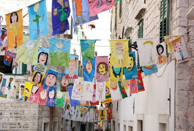 Šibenik: Šarene zastavice najavljuju po?etak 65. Me?unarodnog dje?jeg festivala