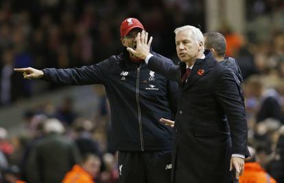 Alan Pardew smirio je Kloppa "talk to the hand" gestom...