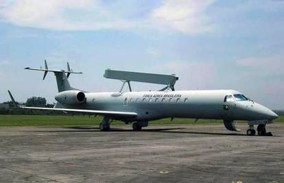 Nestao avion s 15 ljudi na putu u Papuu Novu Gvineju