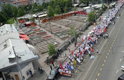 'Čekate da pocrkavamo': Ljudi prosvjedovali za Praznik rada