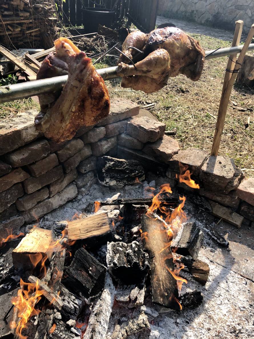 Najvažnijih 10 uputa za roštilj doma: priprema mesa, vatra...