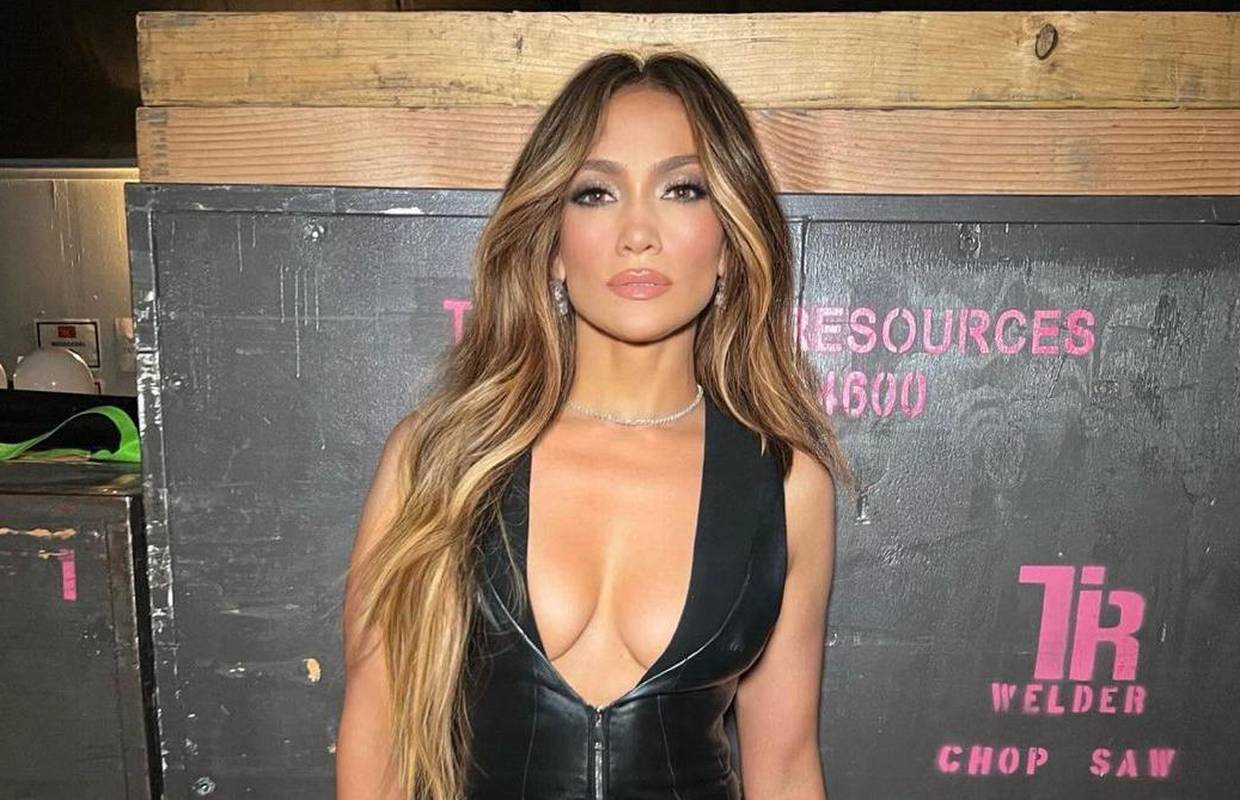Jennifer Lopez objavila prvi put nakon nestanka s Instagrama: 'Ovo sam ja nekada i ja sada'