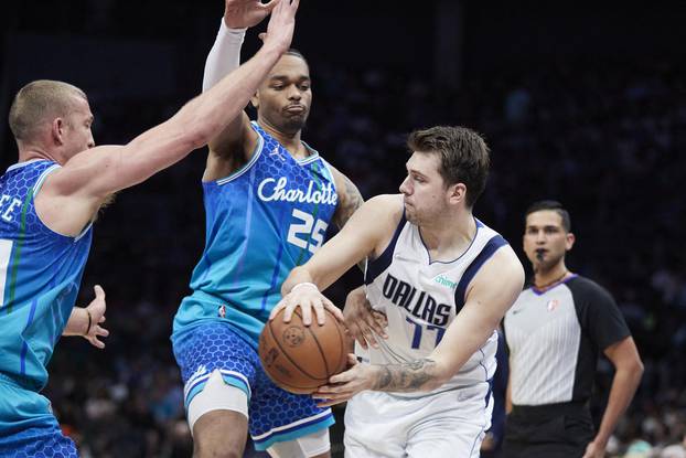 NBA: Dallas Mavericks at Charlotte Hornets