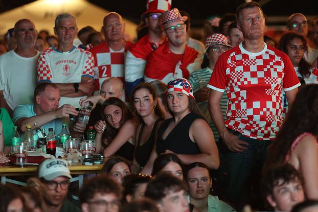 Split: Navijači prate utakmicu Hrvatske i Gane