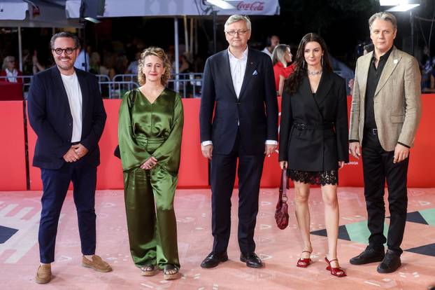 Prolazak filmskih zvijezda drugim crvenim tepihom na Sarajevo Film Festivalu