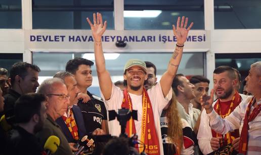 Više od milijun navijača pratilo let nove zvijezde Galatasaraya: 'Zbog ovoga sam došao u klub'