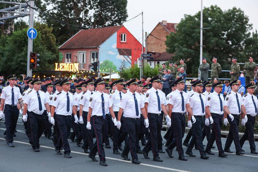 Zagreb: Generalna proba sve?anog vojnog mimohoda
