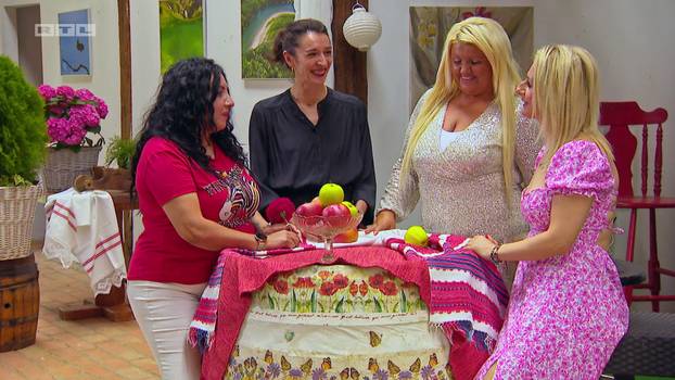 FOTO Tko je ova svestrana dama koja u emisiji 'Ljubav je na selu' želi osvojiti farmerovo srce?