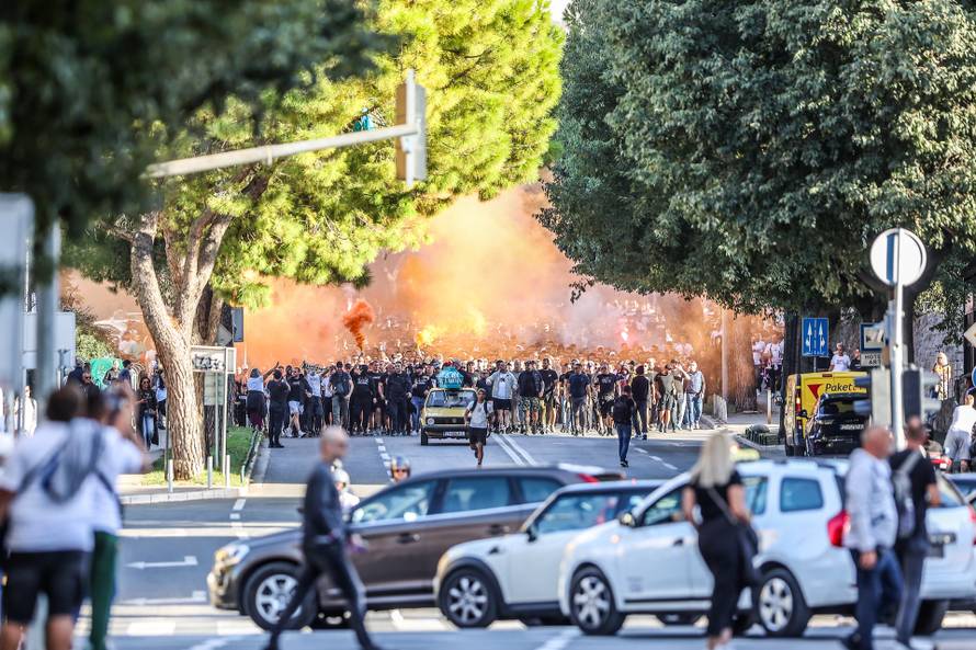 Split: Korteo Torcide prema stadionu Poljud