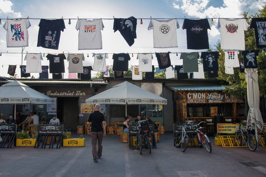 Najšareniji festival u gradu u Vintage Industrial Baru