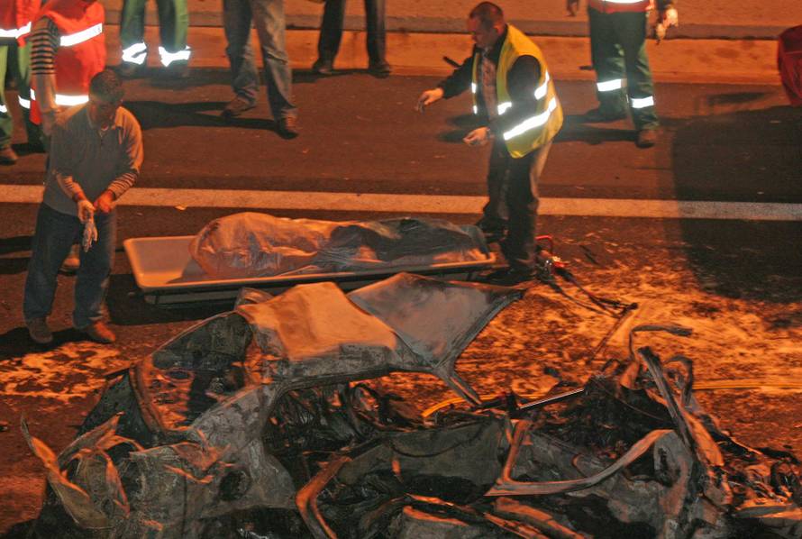 ARHIVA - 9.11.2006. Stravi?na nesre?a na autocesti Rijeka-Zagreb: Izgorjele tri osobe, jedna umrla u bolnici