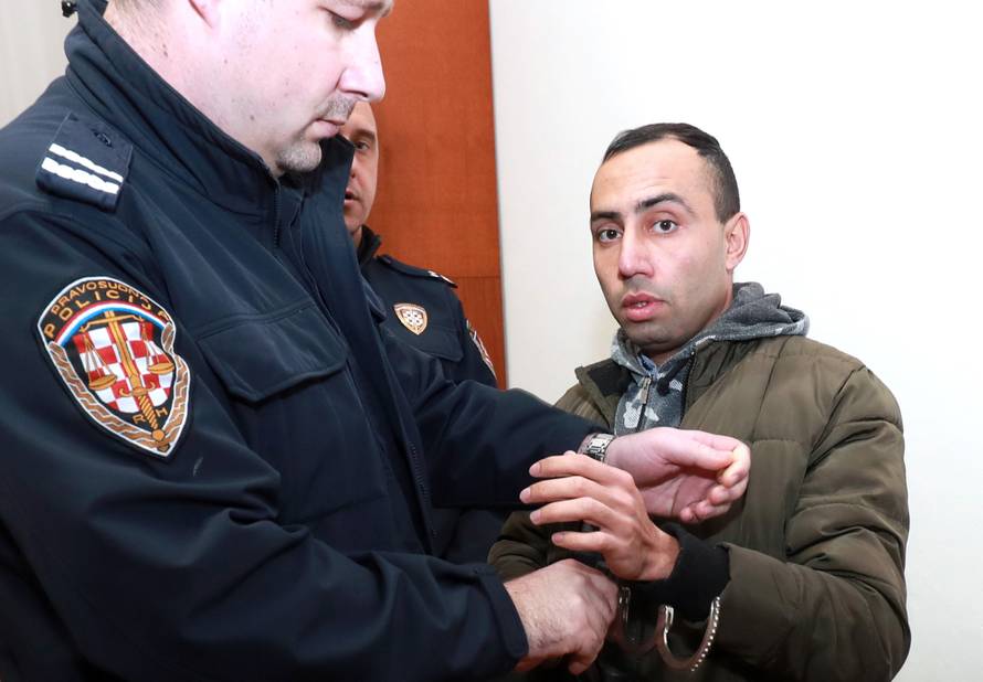 Za podvođenje dvije djevojčice osuđena na 22 mjeseca zatvora