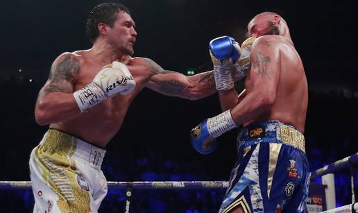 Vrhunski boks u Manchesteru: Usyk teško nokautirao Bellewa