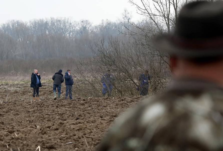 Ježevo: Iz tla počela izbijati nafta, poslan tim za hitne intervencije