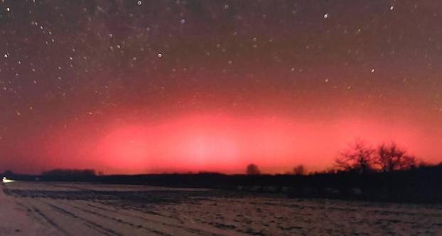 FOTO Polarna svjetlost obasjala nebo, ovo su spektakularni prizori diljem Hrvatske