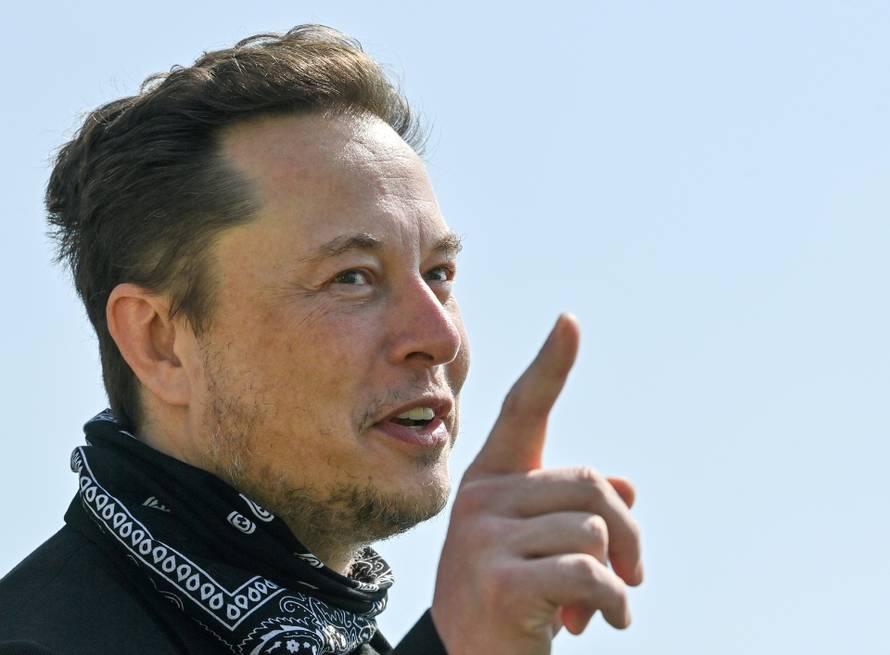 FILE PHOTO: FILE PHOTO: Tesla CEO Musk visits the construction site of Tesla's Gigafactory in Gruenheide near Berlin
