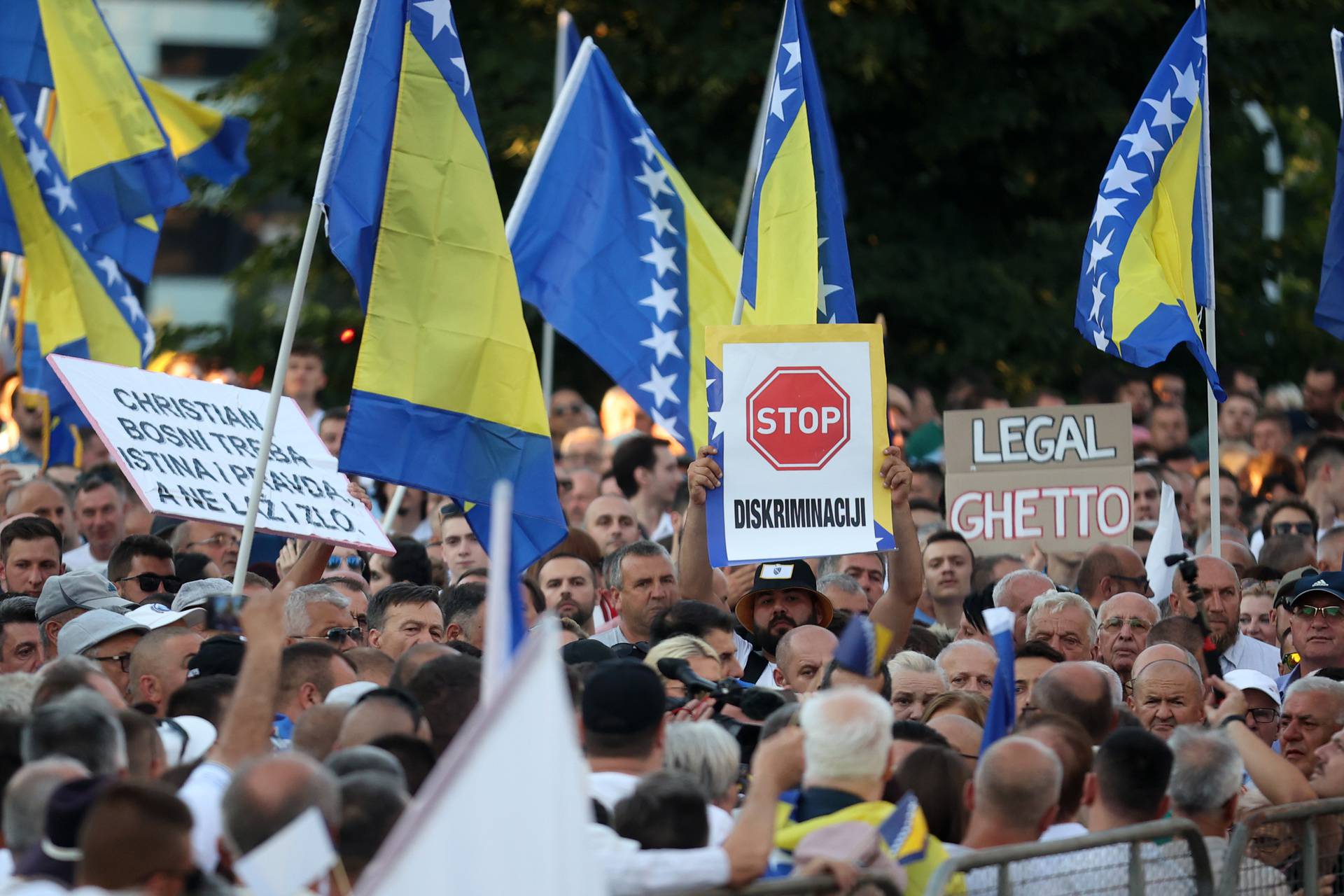 Sarajevo: Prosvjed građana zbog mogućnosti nametanja izmjena u izbornom zakonu