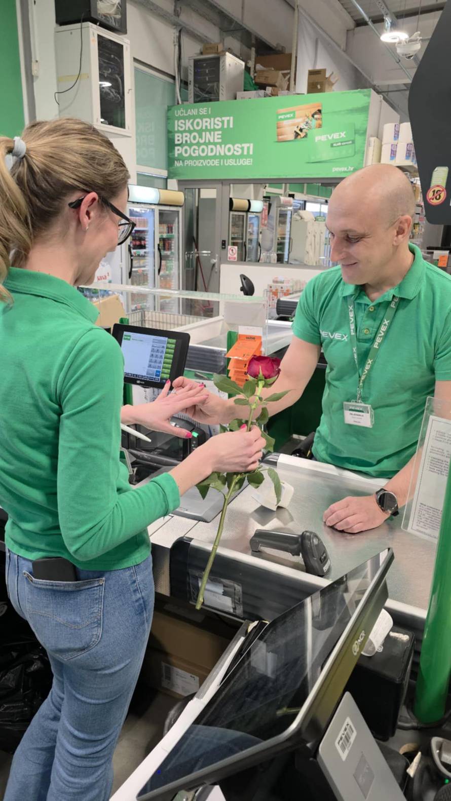 VIDEO Zaprosio ju je u Pevexu: 'Tu je započela naša priča'