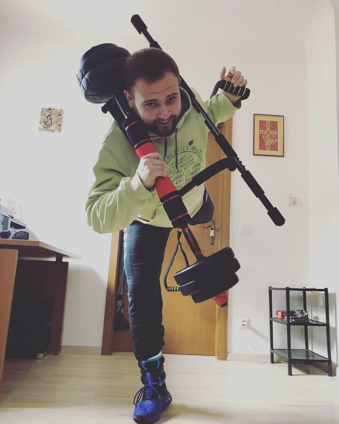 Matej Petrović: 'Dane provodim naganjajući svoju curu po stanu'