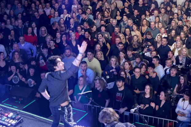 Zadar: Koncert Parnog Valjka u Arsenalu povodom Valentinova