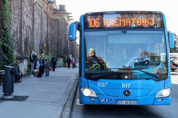 Zagreb: Svi sveti groblja poznatih osoba