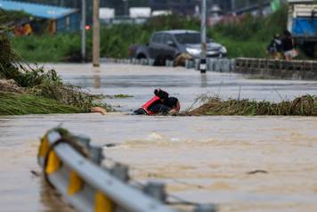 Heavy flooding in southern Thailand