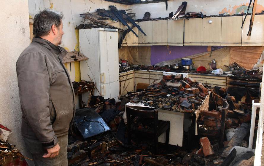 Klokočevci: U požaru izgorjela obiteljska kuća osmeročlane obitelji