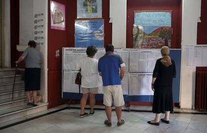 Grci izlaze na parlamentarne izbore: Cipras bi mogao pasti