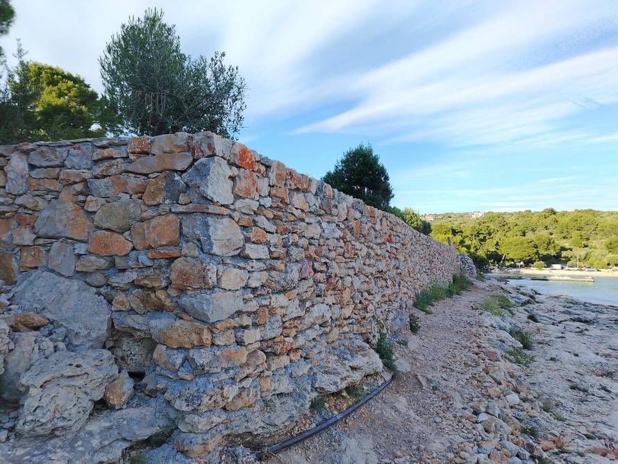 VELIKA GALERIJA Uz Pripuza sad i drugi dižu zidove na Murteru: 'Uništavanje se dalje nastavlja'