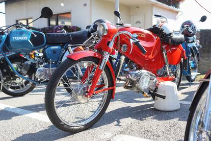 Vlasnici mopeda Tomos pokazali svoje ljubimce u Gornjoj Stubici