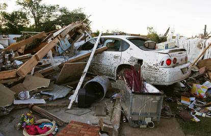 Tornado u Oklahomi odnio pet žrtava, poginule tri  djevojčice