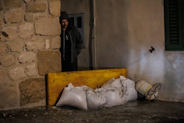 Kaštela: Olujno jugo i plima opet potopili Donja Kaštela