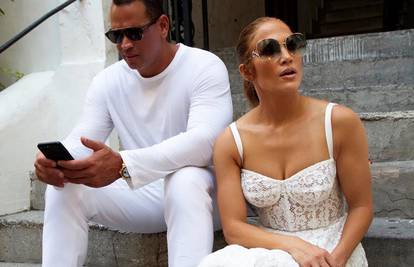 Jennifer Lopez prije 20 godina dala autogram svom zaručniku