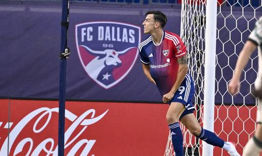 VIDEO Petar Musa ne prestaje zabijati! Pogledajte bizaran gol nakon velike greške golmana