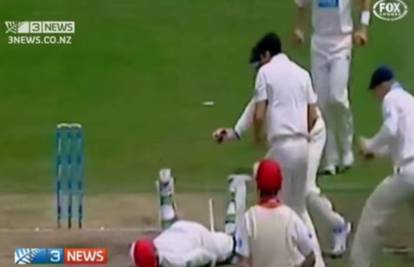Australski igrač kriketa umro nakon udarca loptice u vrat...
