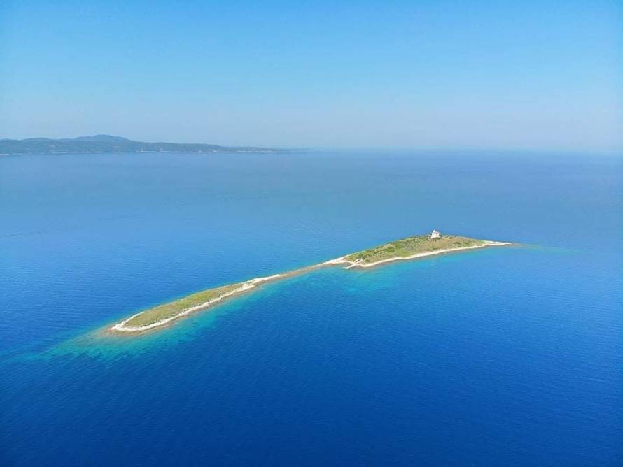 'Talijani su prijetili urlajući da je ovo njihov otok. A pokojni otac je tu uklesao pločicu s imenom'