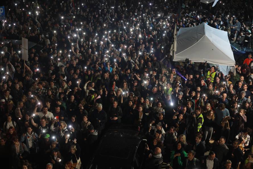 Beograd: Studeti nastavlju s blokadom RTS-a 