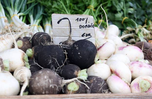 Šibenik: Ponuda na šibenskoj tržnici