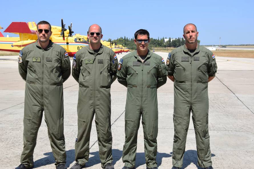 FOTO Hrvatski piloti vratili se iz Francuske: 'Bila nam je čast pomagati u gašenju požara'