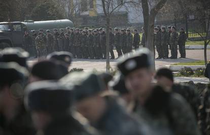 Rusi upali u ukrajinsku bazu na Krimu, jedan vojnik ranjen